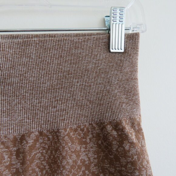 NVGTN Snakeskin Seamless Leggings in Mocha Athleisure Gym Workout - Size M - Picture 6 of 14